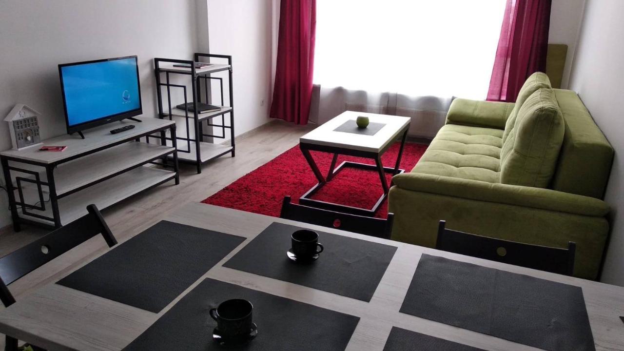 Fly Up Home Apartment Boryspilʼ Exterior foto