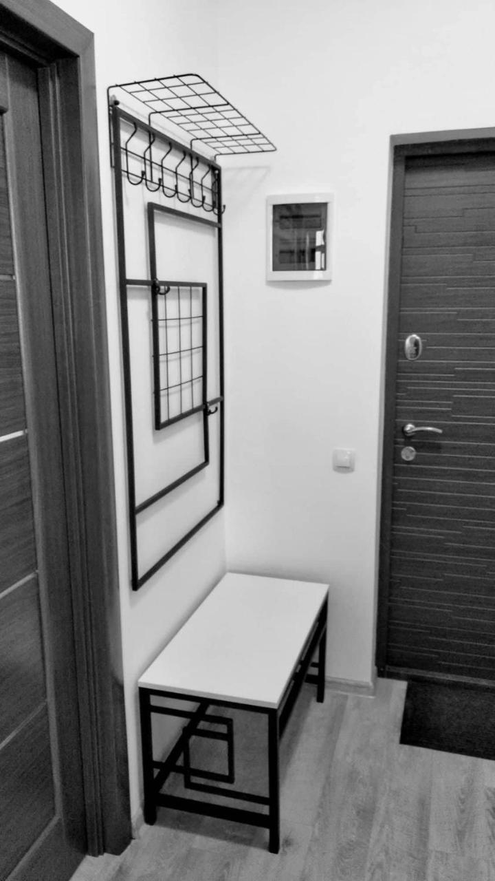 Fly Up Home Apartment Boryspilʼ Exterior foto