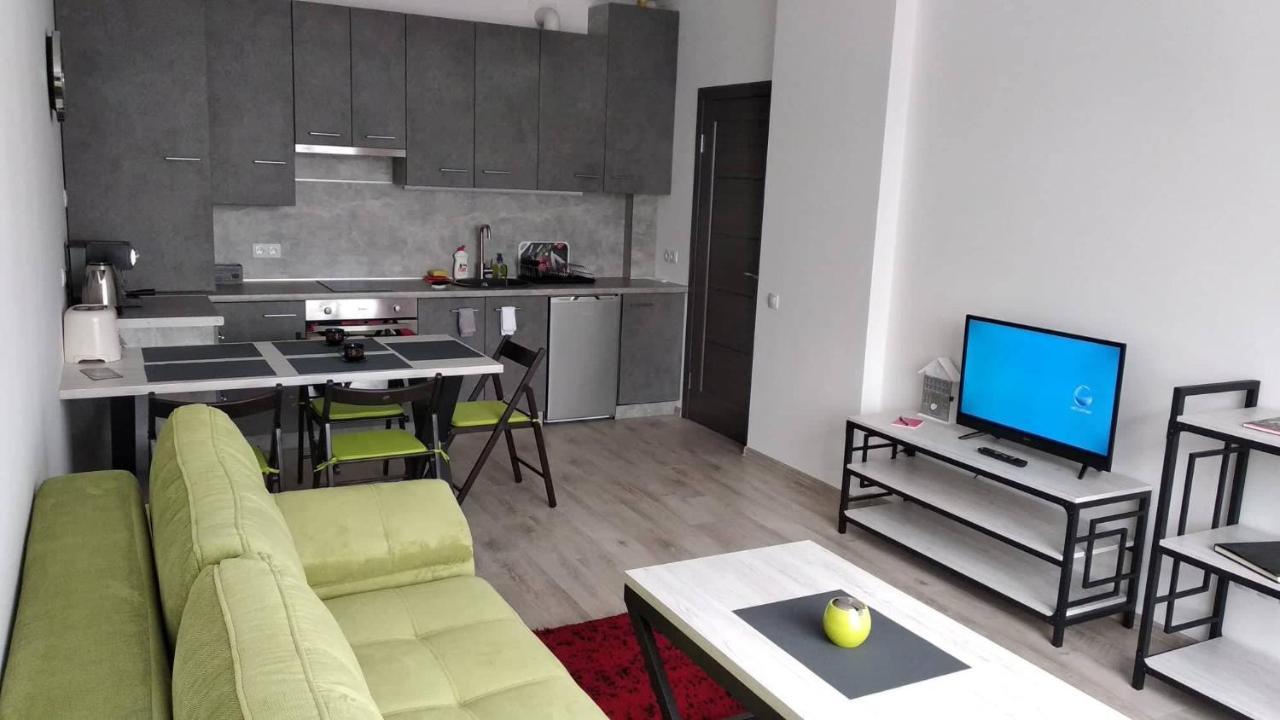 Fly Up Home Apartment Boryspilʼ Exterior foto