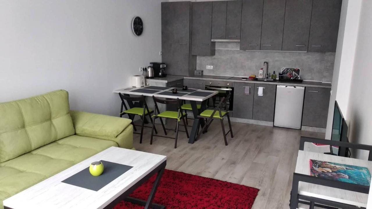 Fly Up Home Apartment Boryspilʼ Exterior foto